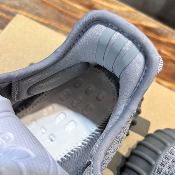 아디다스 이지부스터 Adidas Yeezy 350V1