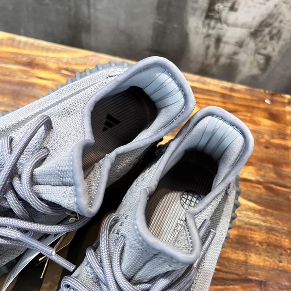 아디다스 이지부스터 Adidas Yeezy 350V1