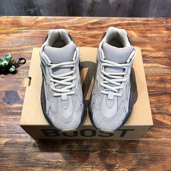 아디다스 이지부스터 Adidas Yeezy 700