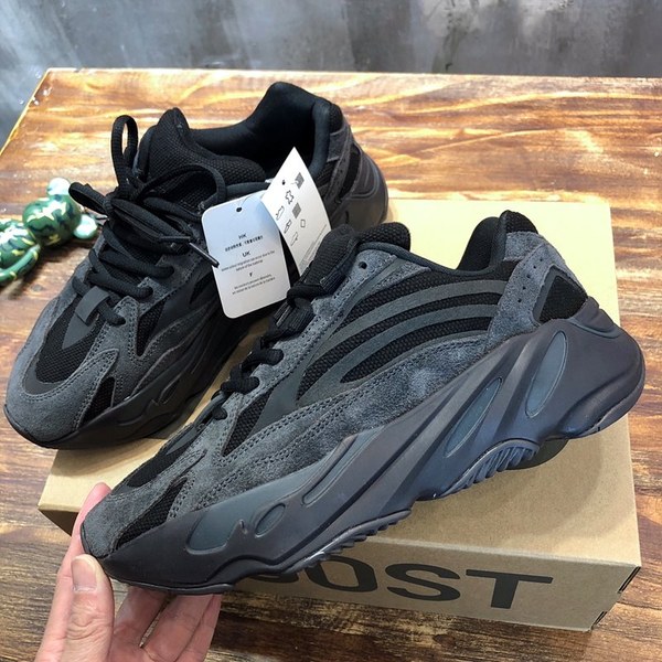 아디다스 이지부스터 Adidas Yeezy 700