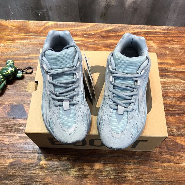 아디다스 이지부스터 Adidas Yeezy 700