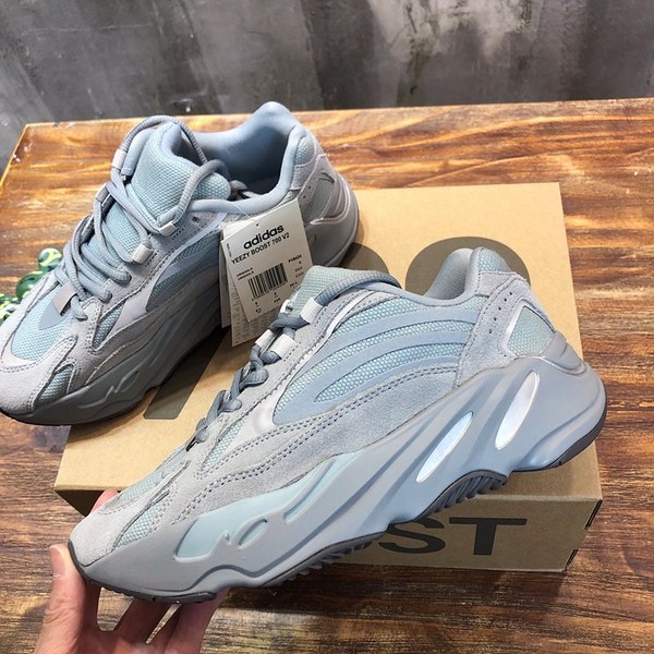 아디다스 이지부스터 Adidas Yeezy 700