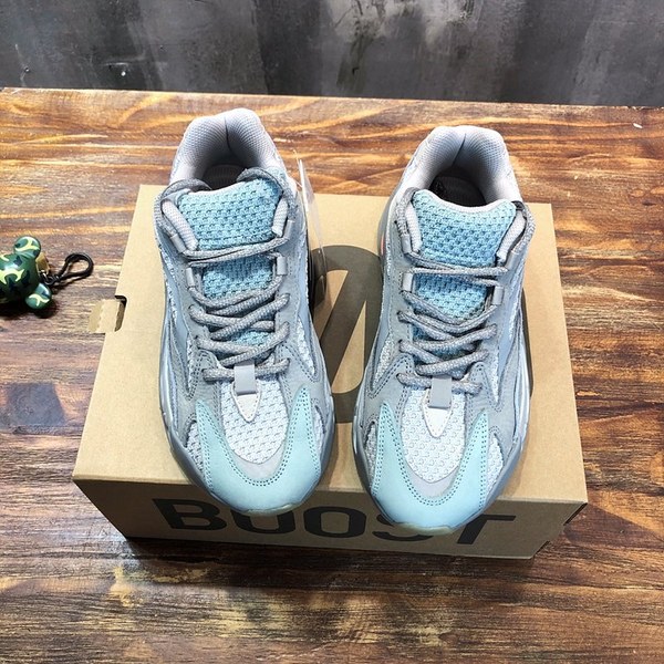 아디다스 이지부스터 Adidas Yeezy 700