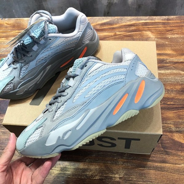 아디다스 이지부스터 Adidas Yeezy 700