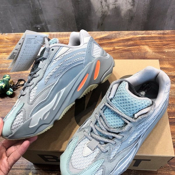 아디다스 이지부스터 Adidas Yeezy 700