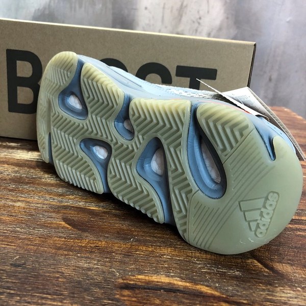 아디다스 이지부스터 Adidas Yeezy 700