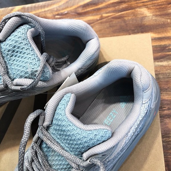 아디다스 이지부스터 Adidas Yeezy 700