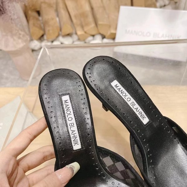 Manolo Blahnik 사각 메쉬 뮬 슬리퍼(7cm) [매장가 340만원대]