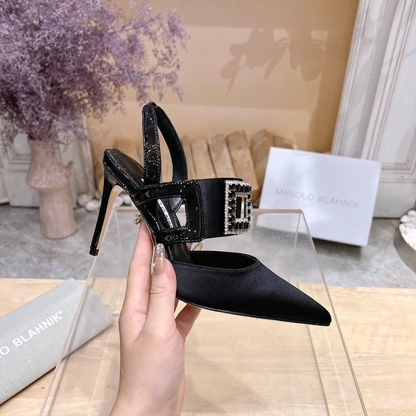 Manolo Blahnik 실크 하이힐 다이아몬드 버클 샌들(10cm) [매장가 370만원대]