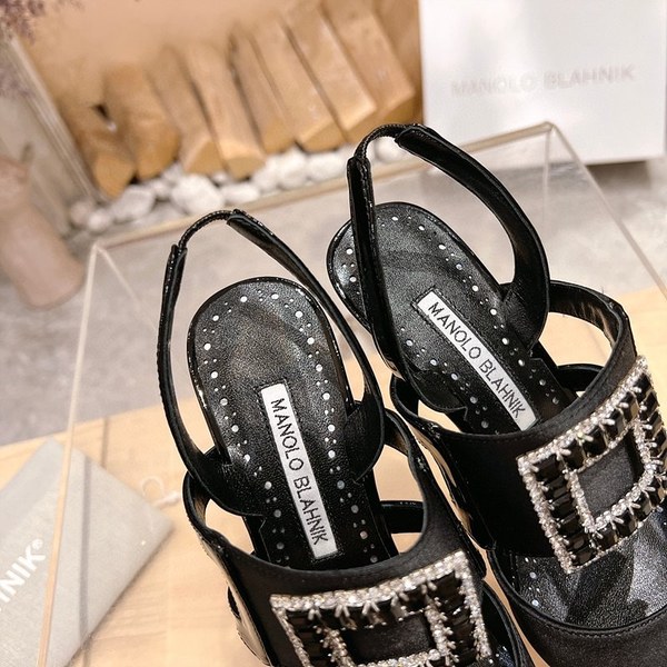 Manolo Blahnik 실크 하이힐 다이아몬드 버클 샌들(10cm) [매장가 370만원대]
