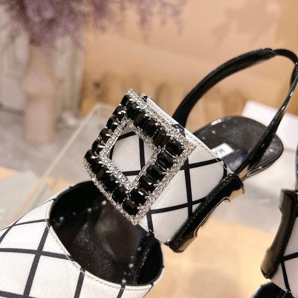 Manolo Blahnik 실크 하이힐 다이아몬드 버클 샌들(10cm) [매장가 370만원대]