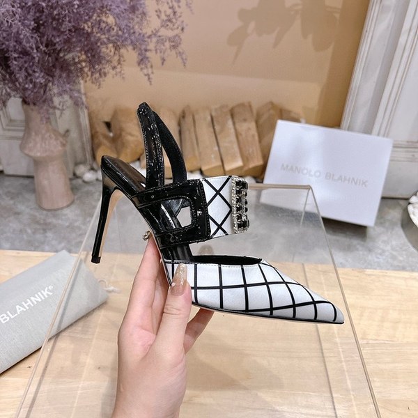 Manolo Blahnik 실크 하이힐 다이아몬드 버클 샌들(10cm) [매장가 370만원대]