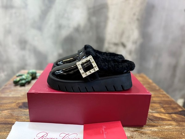 로저비비에 비브 윈터 퍼 스트라스 버클 슬리퍼 블랙[매장가 210만원대]