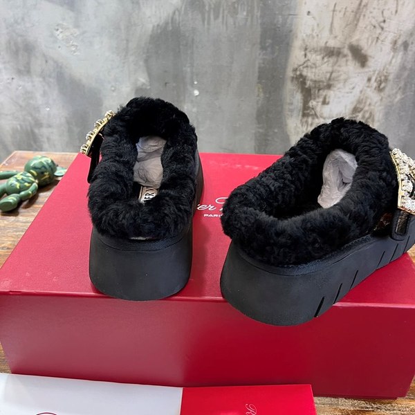 로저비비에 비브 윈터 퍼 스트라스 버클 슬리퍼 블랙[매장가 210만원대]