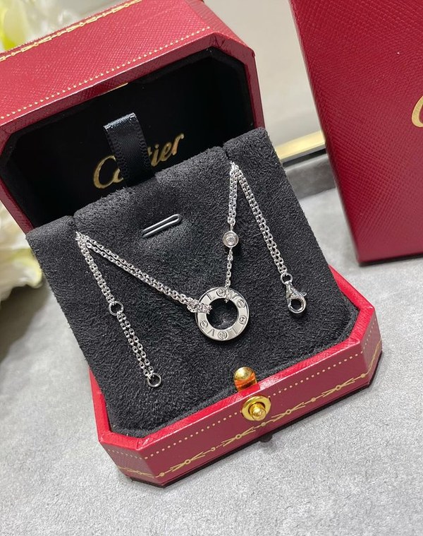 까르띠에 LOVE 펜던트 3colors [매장가 449만원대]
