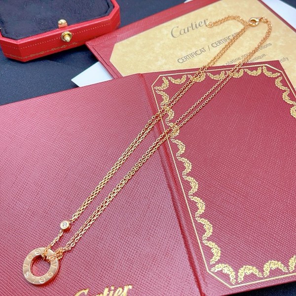 까르띠에 LOVE 펜던트 3colors [매장가 449만원대]