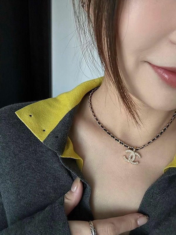 샤넬 가죽 코코 CC 목걸이 펜던트 [매장가 225만원대]