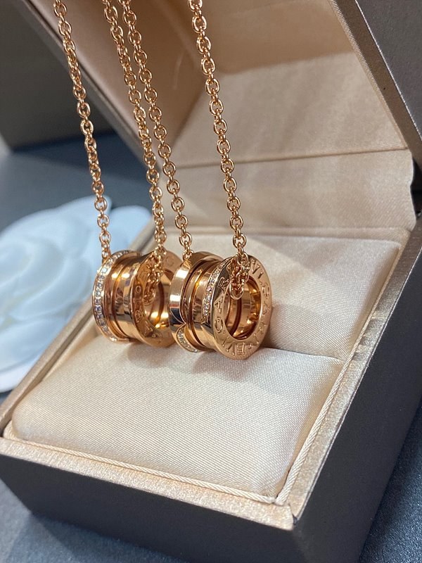 불가리 비제로원 네크리스 로즈골드 [매장가 960만원대]