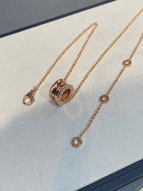 불가리 비제로원 네크리스 로즈골드 [매장가 960만원대]