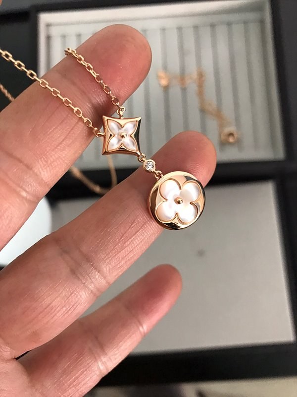 루이비통 컬러 블라썸 목걸이 [매장가 758만원대]