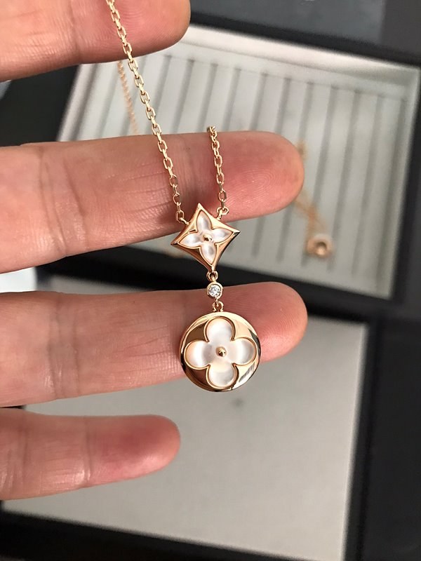 루이비통 컬러 블라썸 목걸이 [매장가 758만원대]