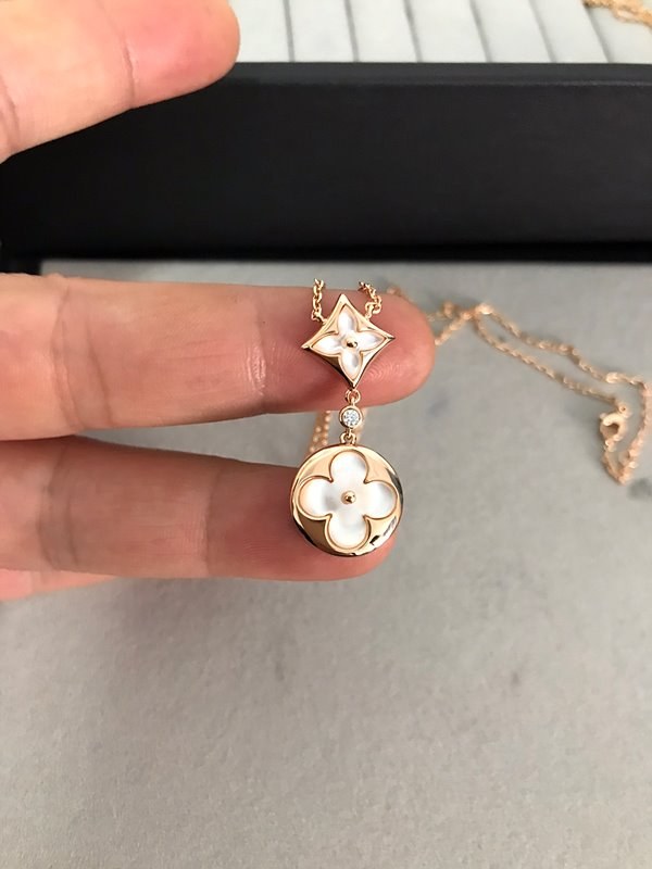 루이비통 컬러 블라썸 목걸이 [매장가 758만원대]