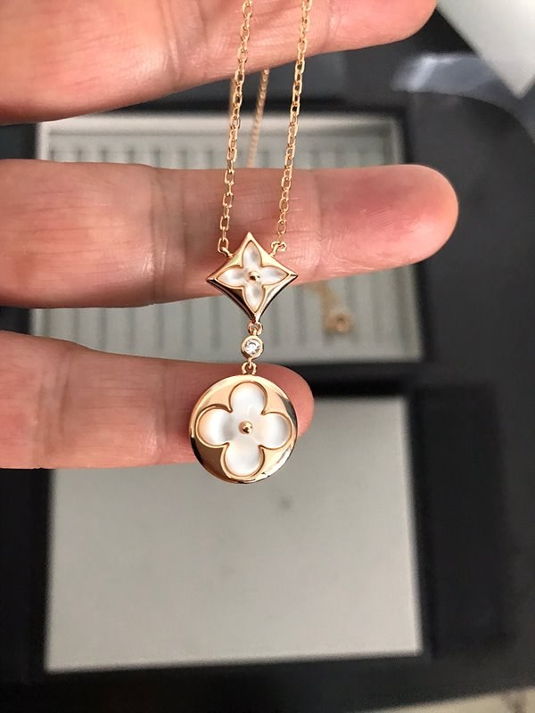 루이비통 컬러 블라썸 목걸이 [매장가 758만원대]