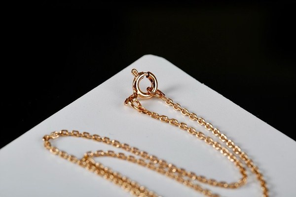 루이비통 컬러 블라썸 BB 스타 펜던트 [매장가 412만원대]