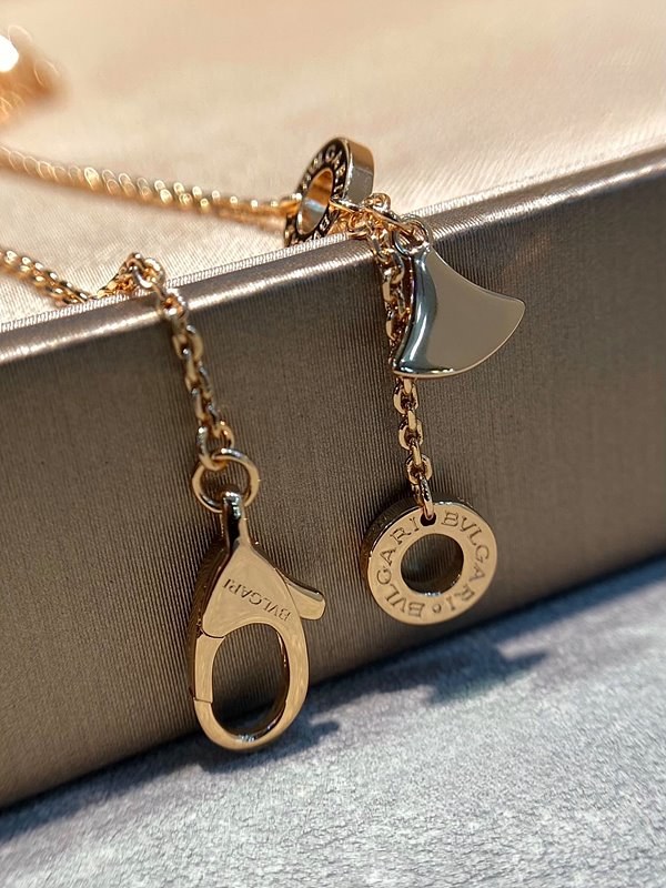 불가리 디바스 드림 네크리스 [매장가 381만원대]