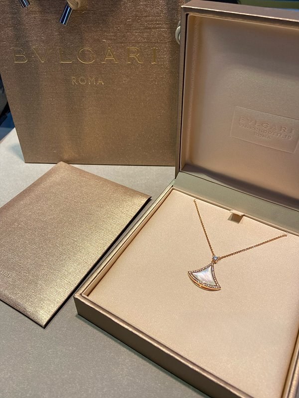 불가리 디바스 드림 네크리스 [매장가 381만원대]