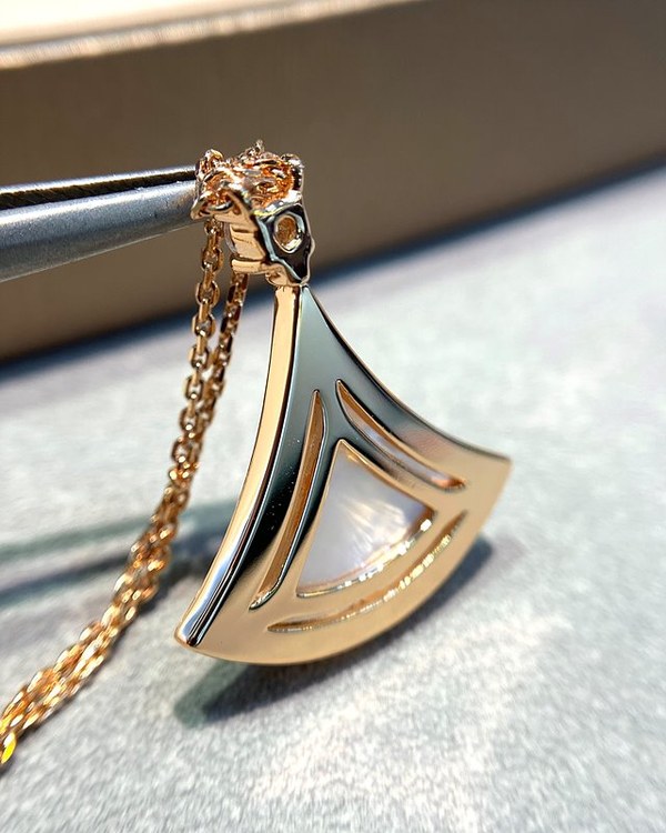 불가리 디바스 드림 네크리스 [매장가 381만원대]