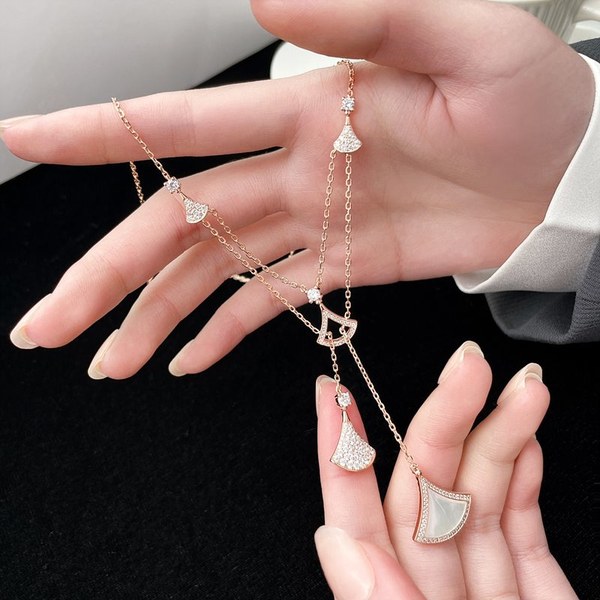 불가리 디바스 드림 네크리스 [매장가 505만원대]