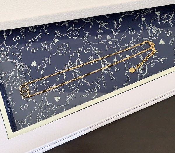 디올 Petiit CD 목걸이 [매장가 79만원대]