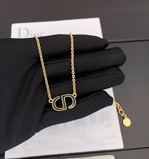 디올 Petiit CD 목걸이 [매장가 79만원대]
