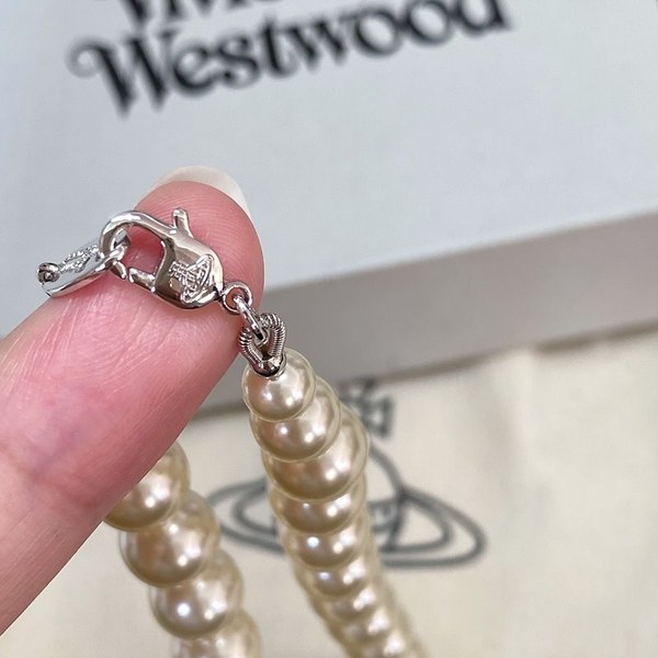 비비안웨스트우드 원 로우 펄 바스 릴리프 초커 목걸이 [매장가 53만원대]