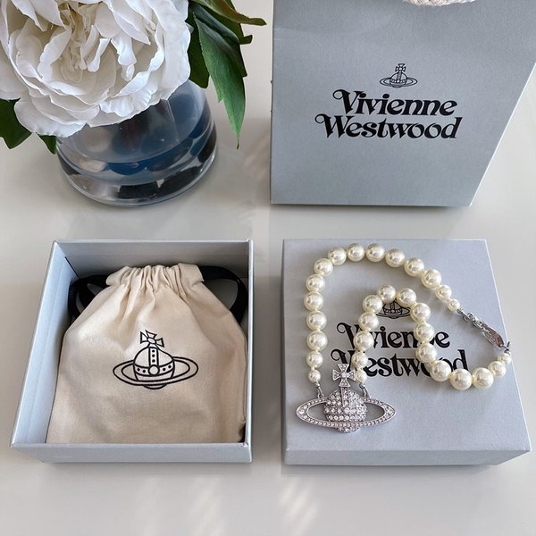 비비안웨스트우드 원 로우 펄 바스 릴리프 초커 목걸이 [매장가 53만원대]