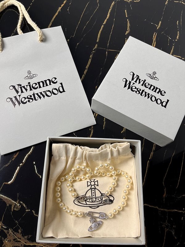 비비안웨스트우드 루크리스 펄 목걸이 [매장가 58만원대]