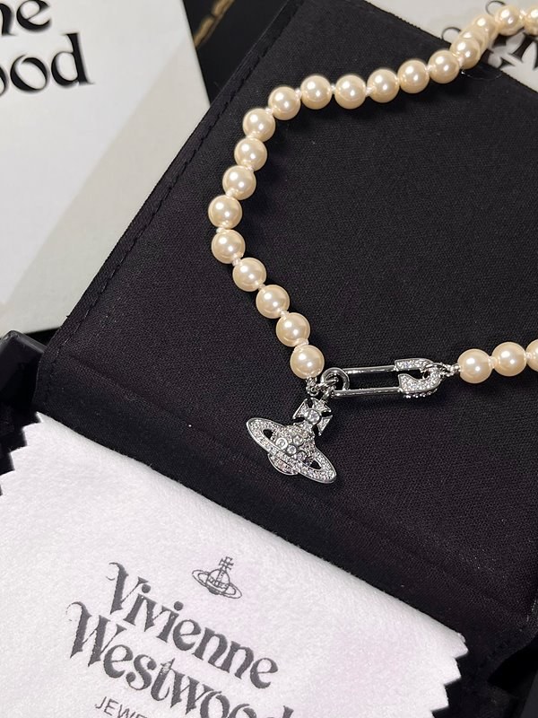 비비안웨스트우드 루크리스 펄 목걸이 [매장가 58만원대]