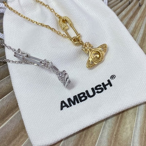 비비안웨스트우드 루크리스 목걸이 2color [매장가 43만원대]