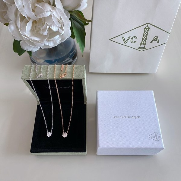 반클리프 플로레뜨 펜던트 2color