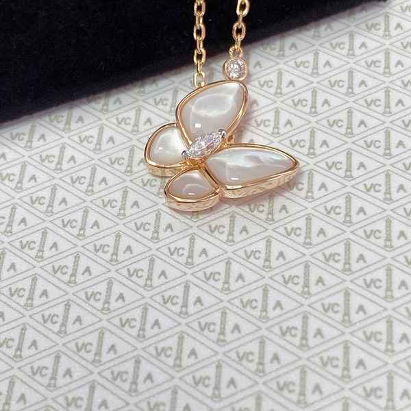 반클리프 투 버터플라이 펜던트