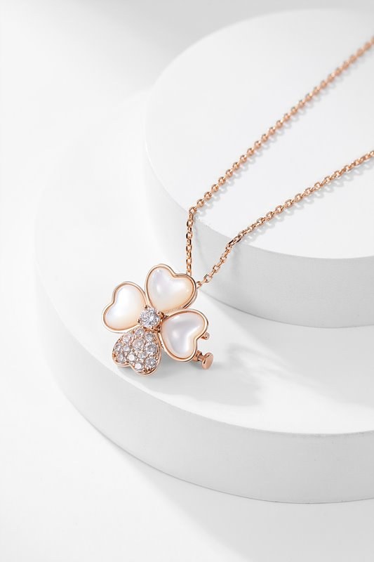 반클리프 코스모스 미디엄 모델 클립 펜던트