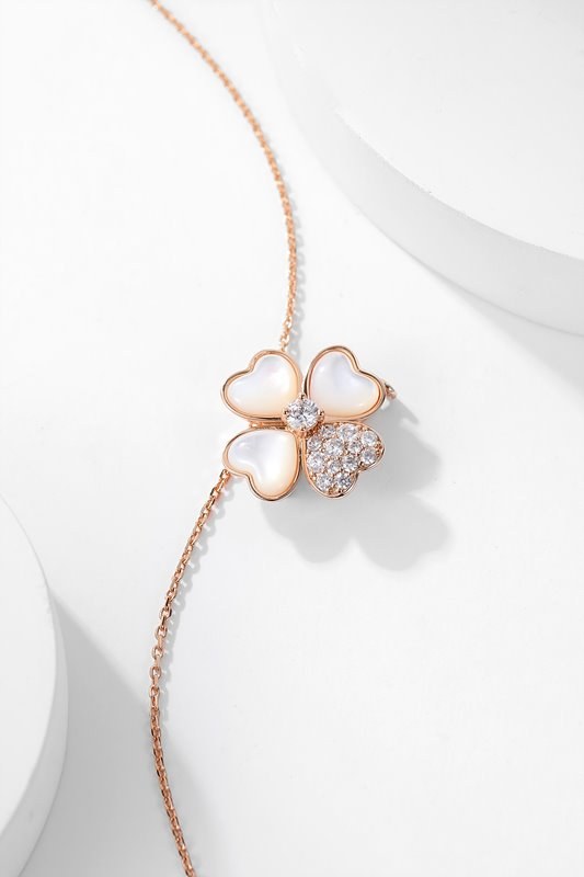 반클리프 코스모스 미디엄 모델 클립 펜던트