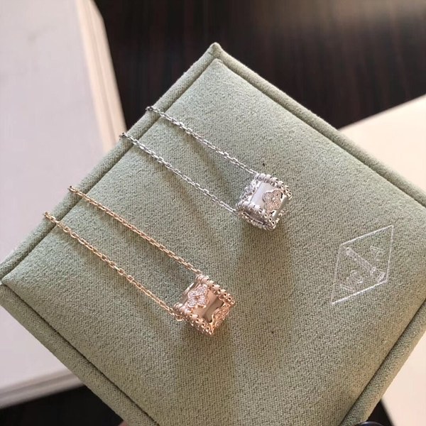 반클리프 뼤르릴 클로버 펜던트 2color [매장가 705만원대]