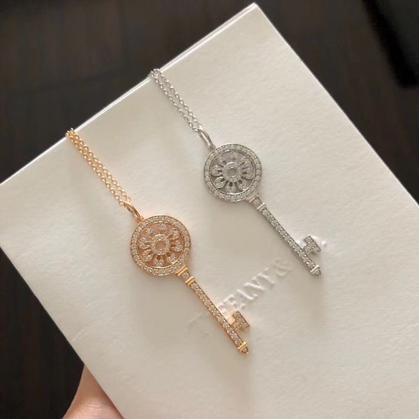 티파니앤코 페탈 키 네크리스 2color [매장가 955만원대]