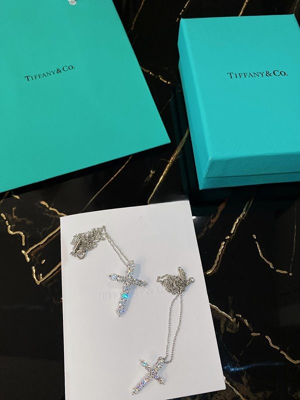 티파니앤코 크로스 팬던트 2size [매장가 500만원대]
