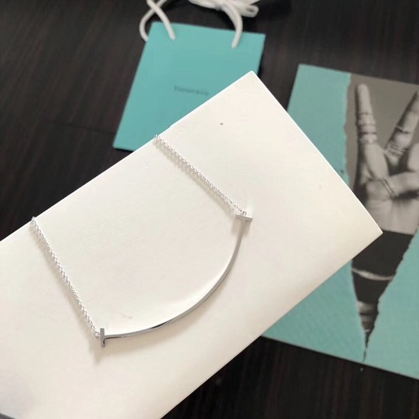 티파니앤코 T 스마일 네크리스 L 2color [매장가 230만원대]