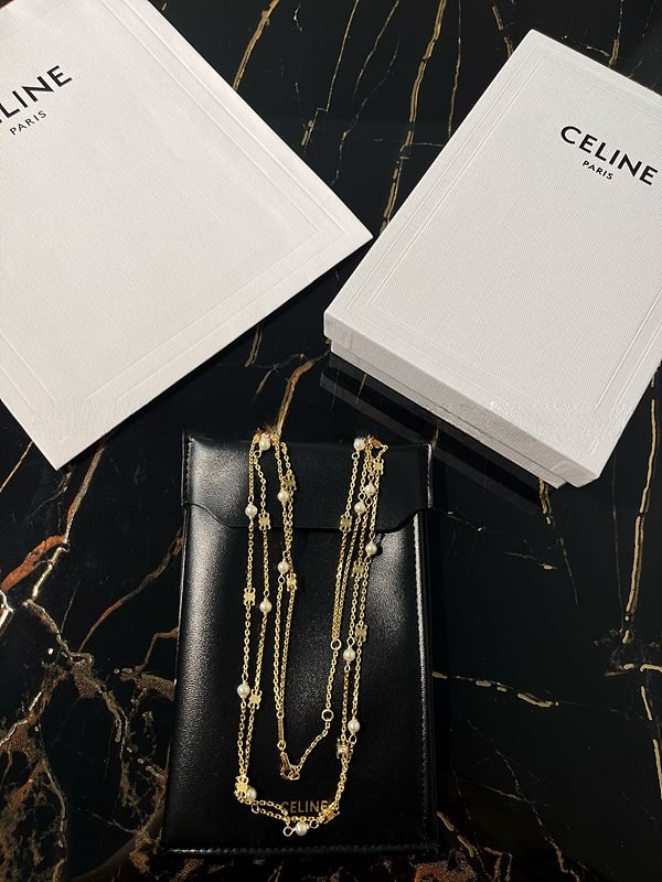 셀린느 트리옹프 펄 더블 목걸이 [매장가 110만원대]