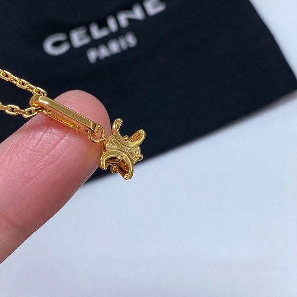 셀린느 트리옹프 솔리테어 목걸이 [매장가 75만원대]