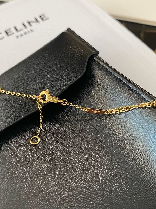 셀린느 트리오페 인 하트 목걸이 [매장가 90만원대]